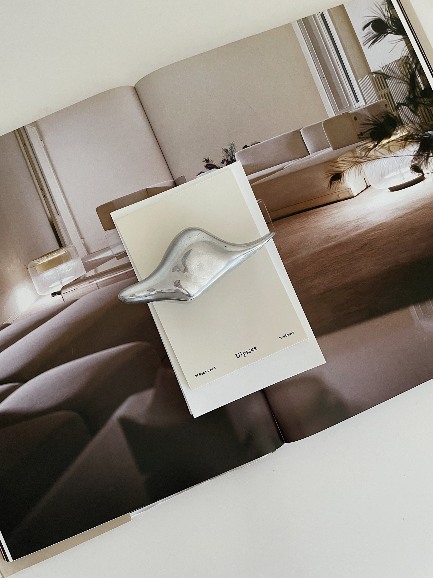 ABSTRACT ANIMAL FIGURINE