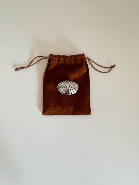 SILVER SHELL PILL BOX