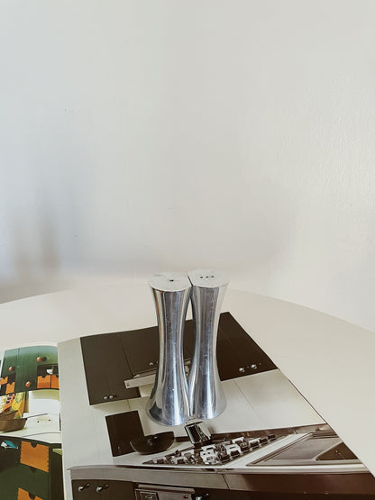 SET OF MODERNIST SALT AND PEPPER SHAKERS