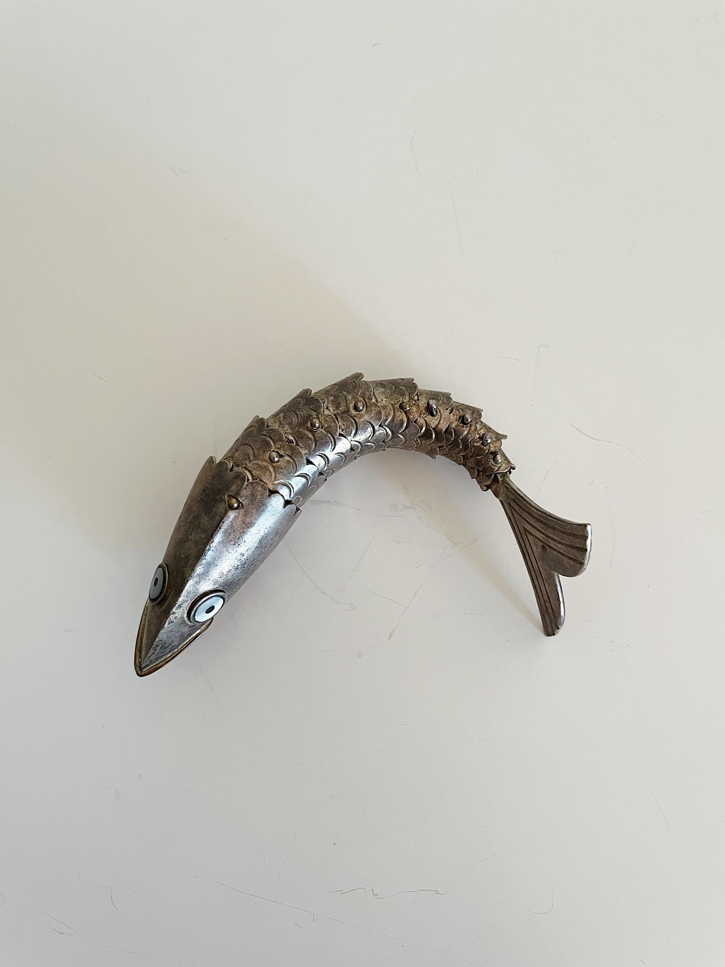 ARTICULATING FISH BOTTLE OPENER