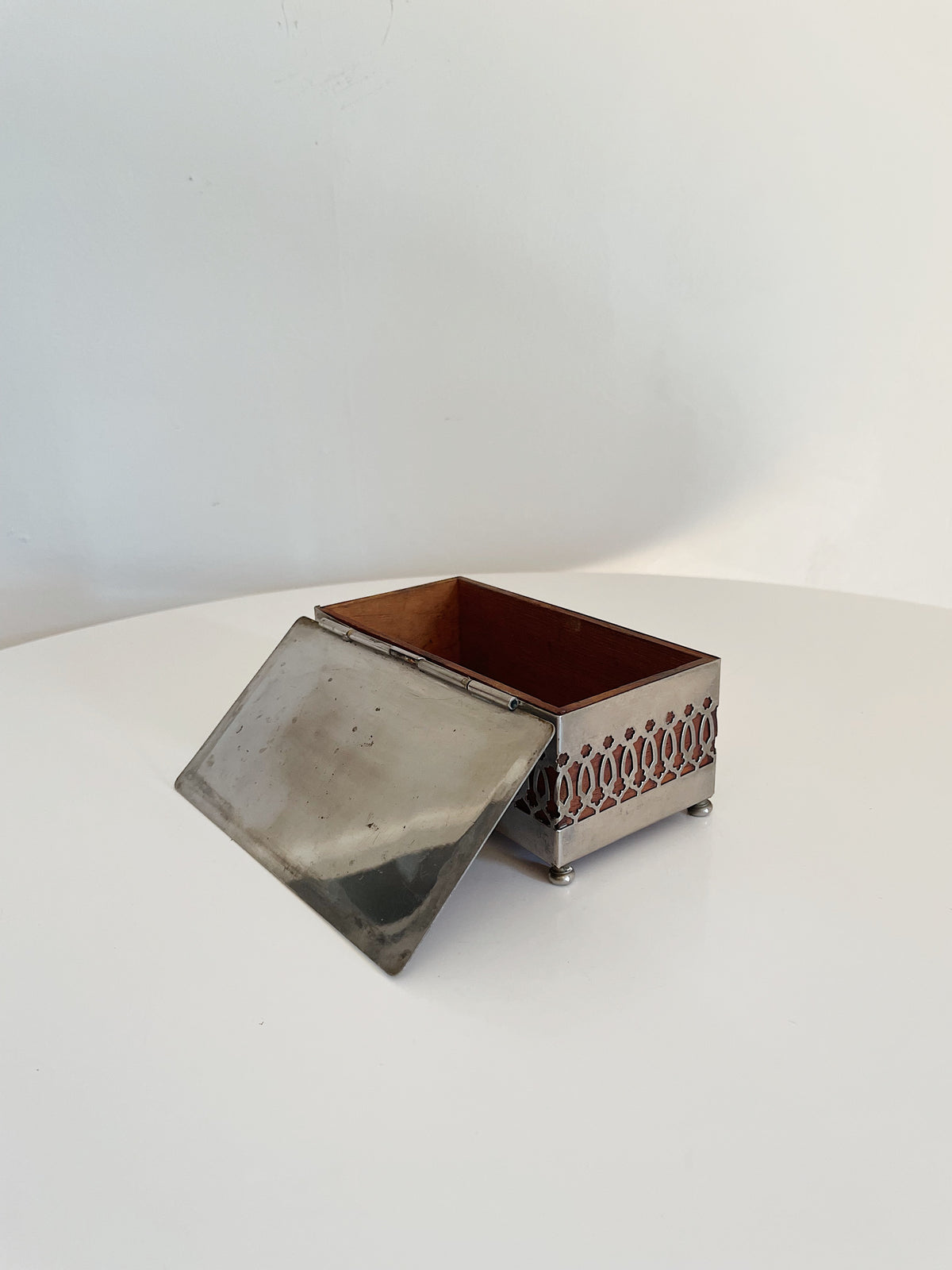 ART DECO CIGAR BOX