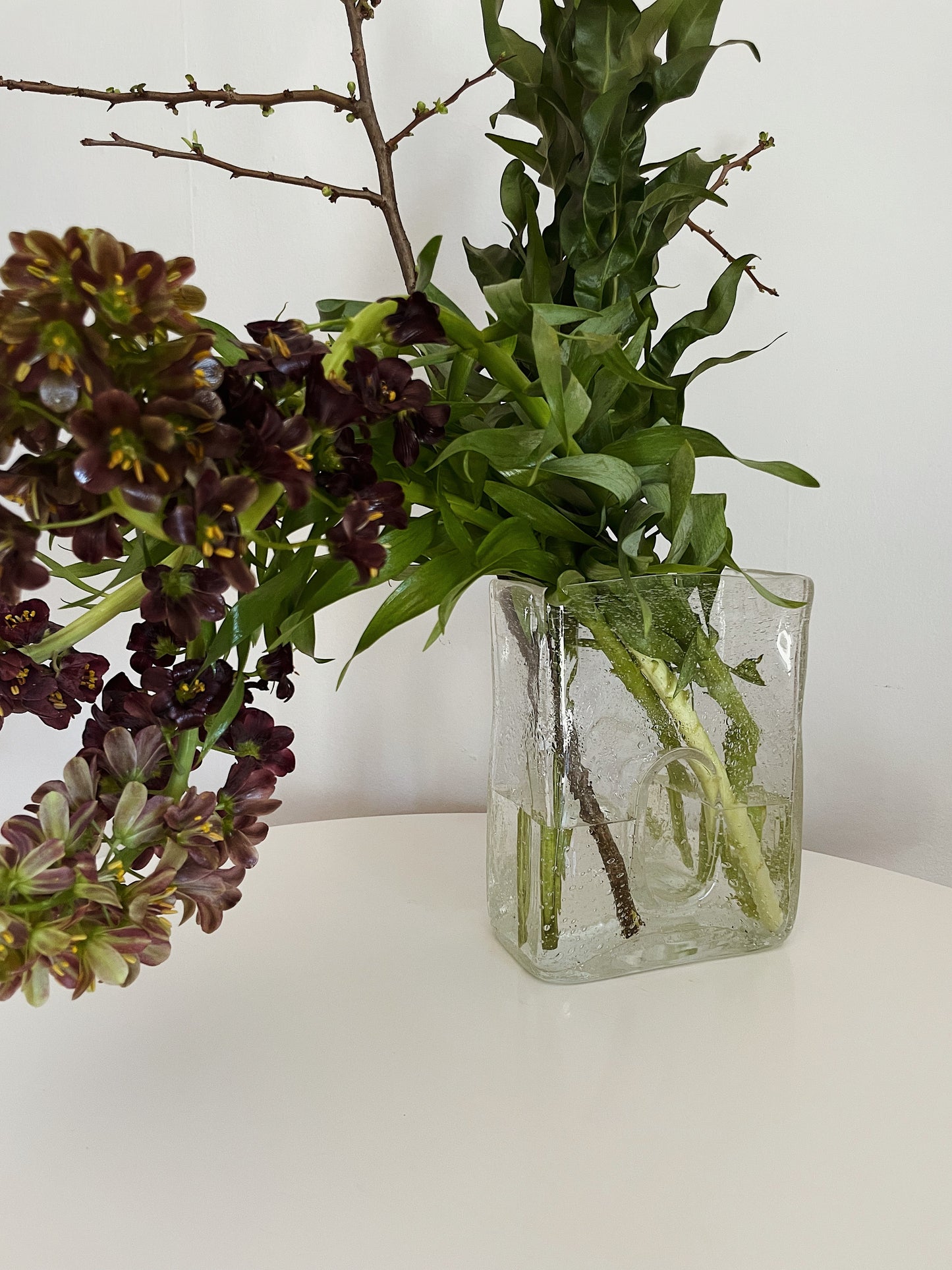 GLASS KEYHOLE VASE