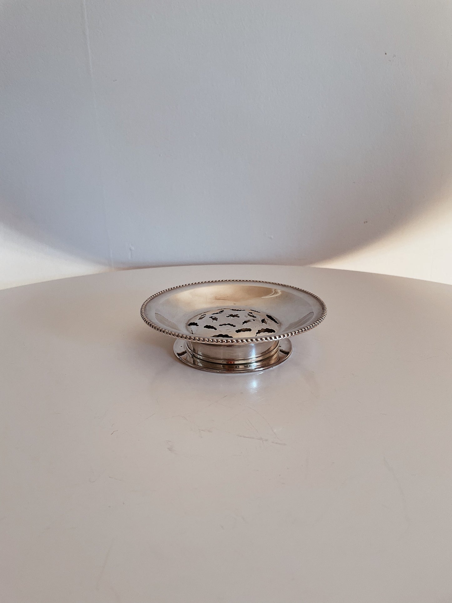 FRENCH BUTTER CURLER DISH