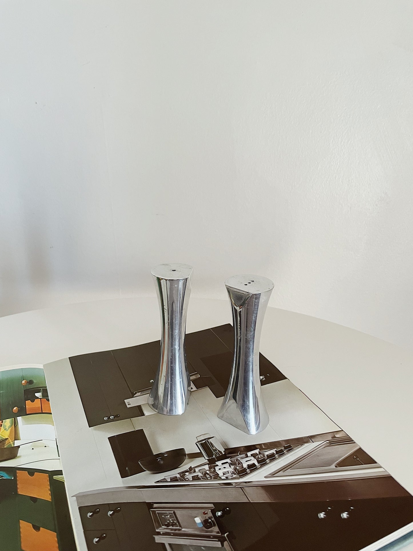 SET OF MODERNIST SALT AND PEPPER SHAKERS