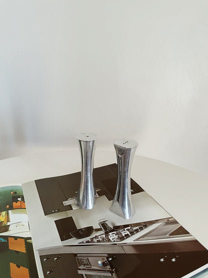 SET OF MODERNIST SALT AND PEPPER SHAKERS