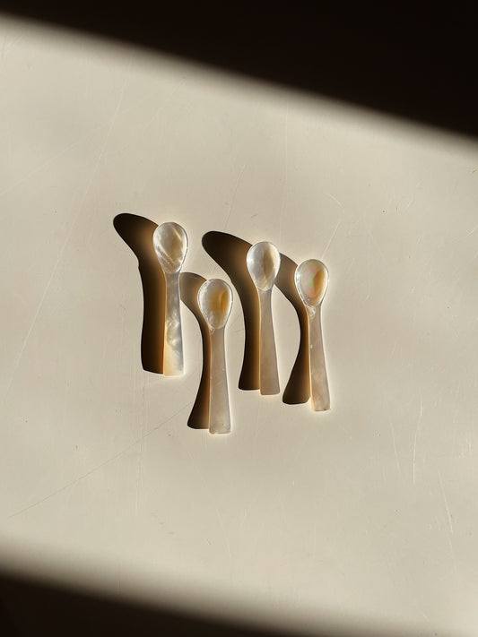 MOTHER OF PEARL SPOONS