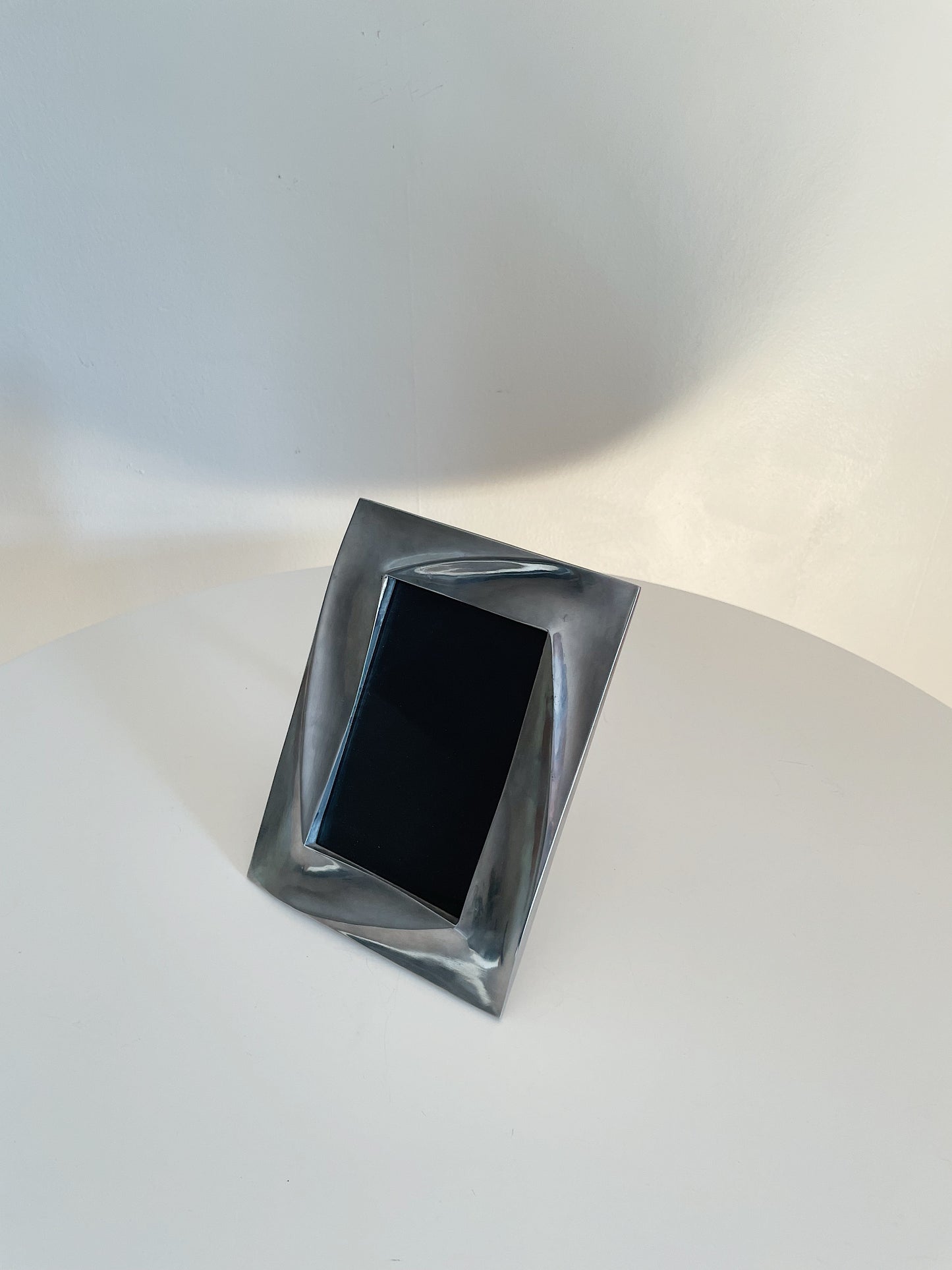 SILVER WAVE FRAME