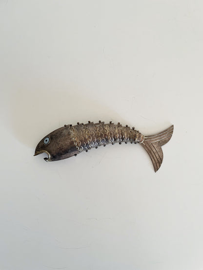 ARTICULATING FISH BOTTLE OPENER