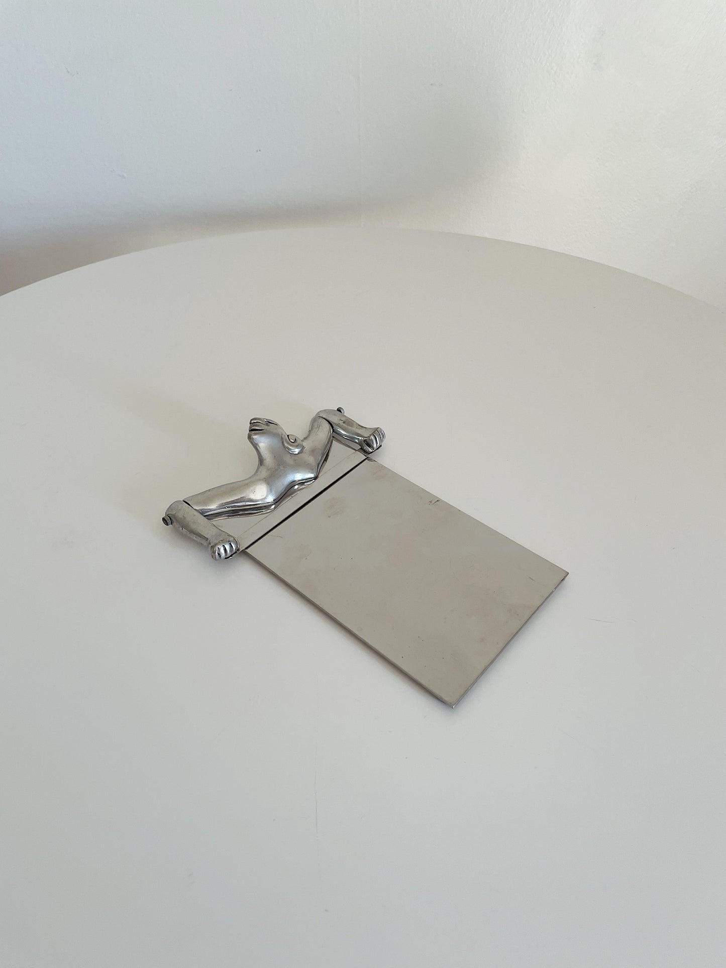 WOMAN NOTEPAD HOLDER