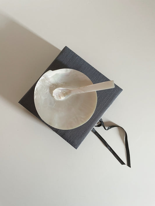 MOTHER OF PEARL DISH & SPOON SET