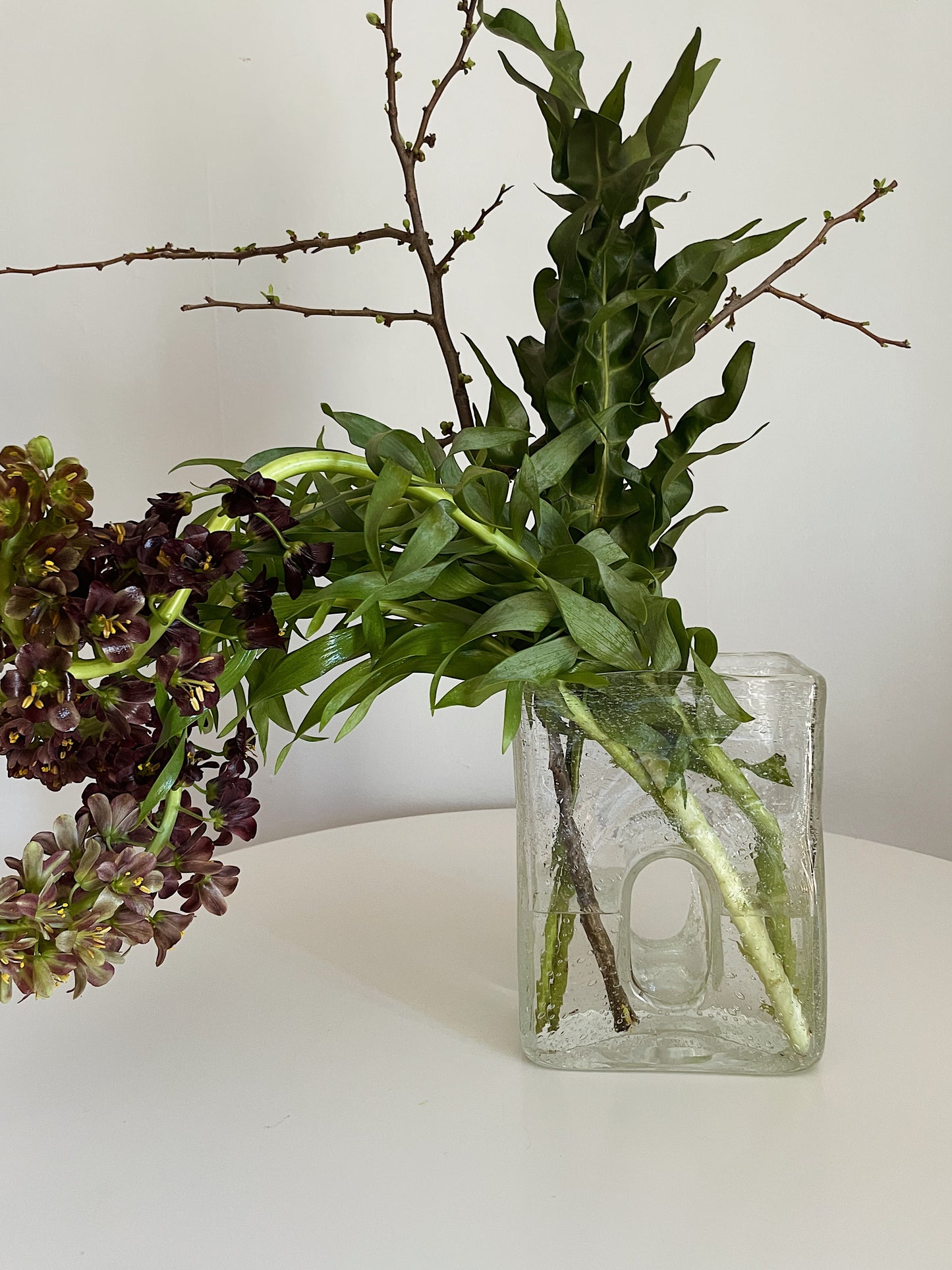 GLASS KEYHOLE VASE