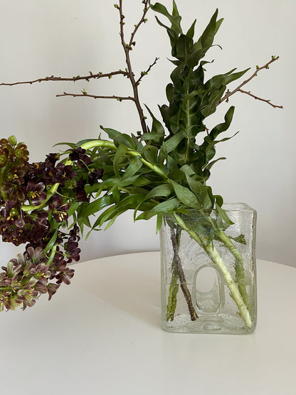 GLASS KEYHOLE VASE