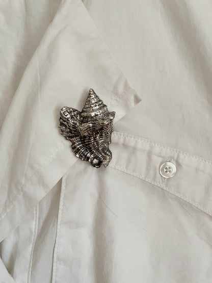 SILVER SHELL BROOCH