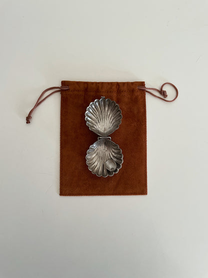 SILVER SHELL PORTABLE ASHTRAY