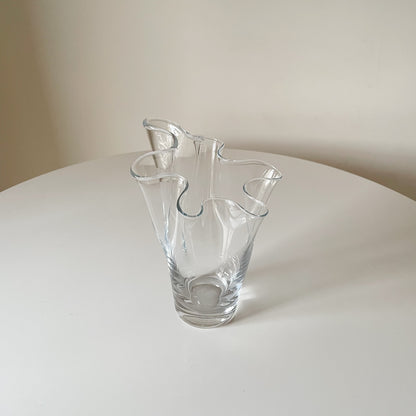 GLASS RUFFLE VASE